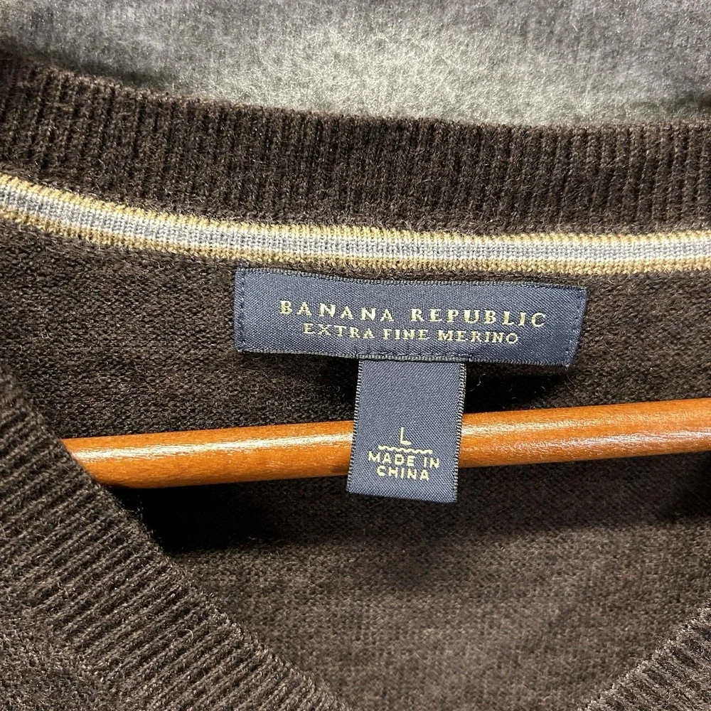 Banana Republic Sweater Large 100%‎ Extra Fine Merino Wool V Neck Brown Argyle